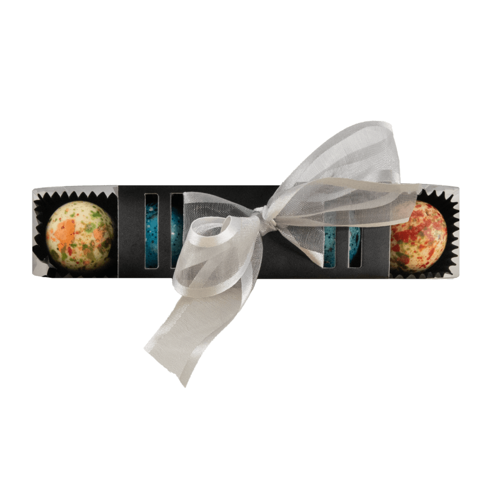 Stokje van 5 gekleurde praliné (mangue, gezouten karamel)